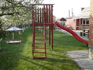 Дома для отпуска Усадьба Cветлые Росы Брест Дом с 3 спальнями-103